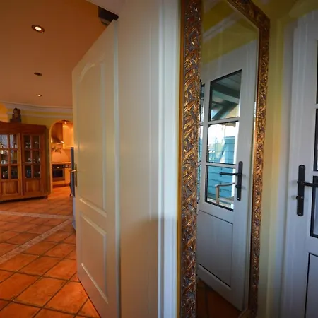 Eck - Reethaus Kirchhaus Ferienhaus *